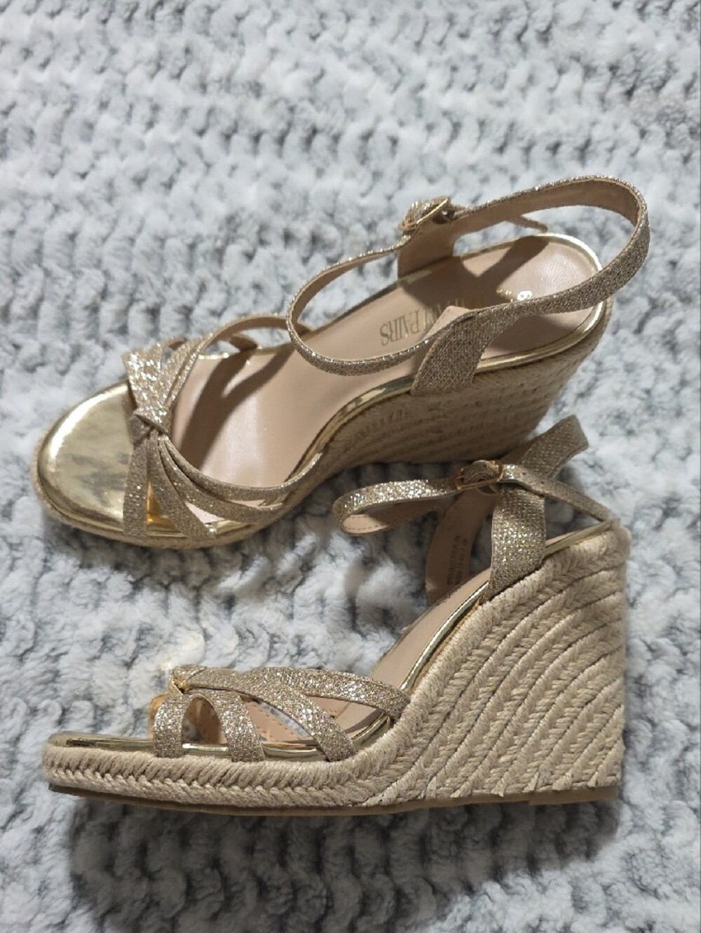 Dream Pairs Gold Metallic Wedge Sandals - Picture 2 of 3